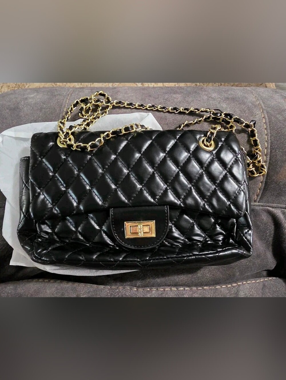 Purse. Luxury faux leather gold chain strap. NEW!! Large size.